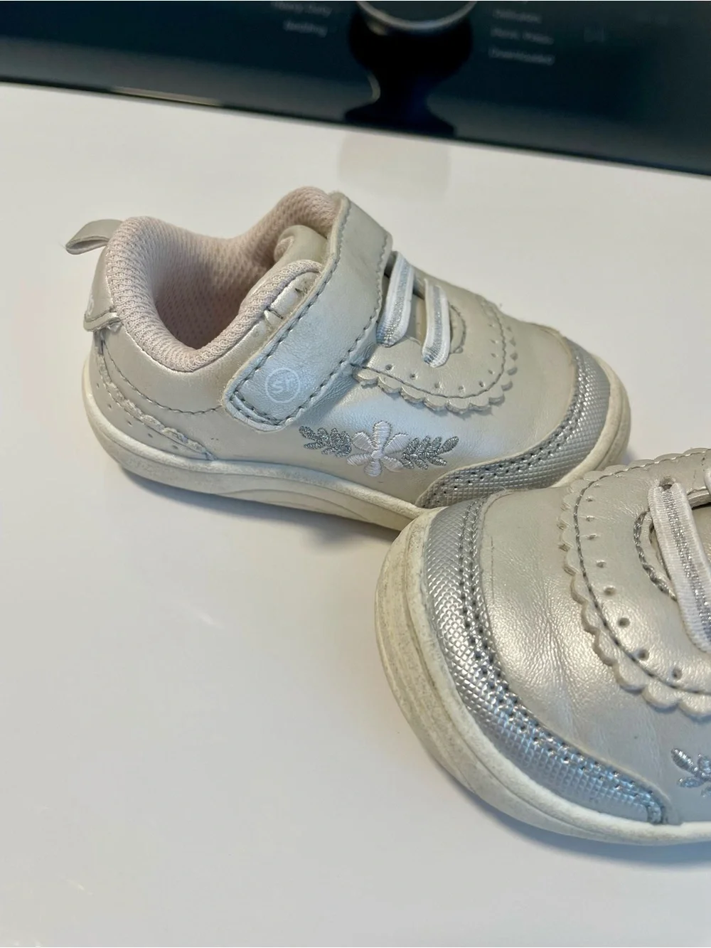 Stride Rite 360 Girls' Metallic Sneakers with Velcro Strap